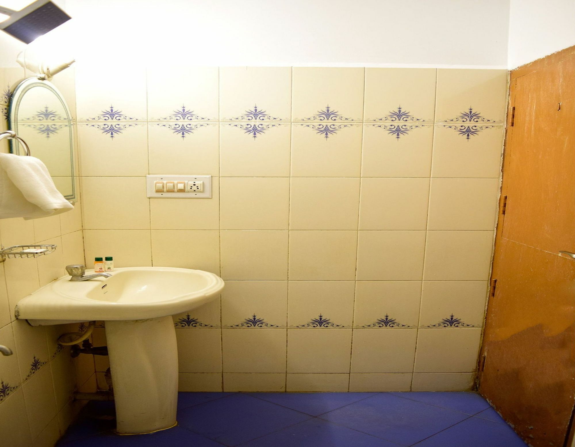 Fabhotel Shivaals Residency - Rajajinagar Bangalore Bagian luar foto