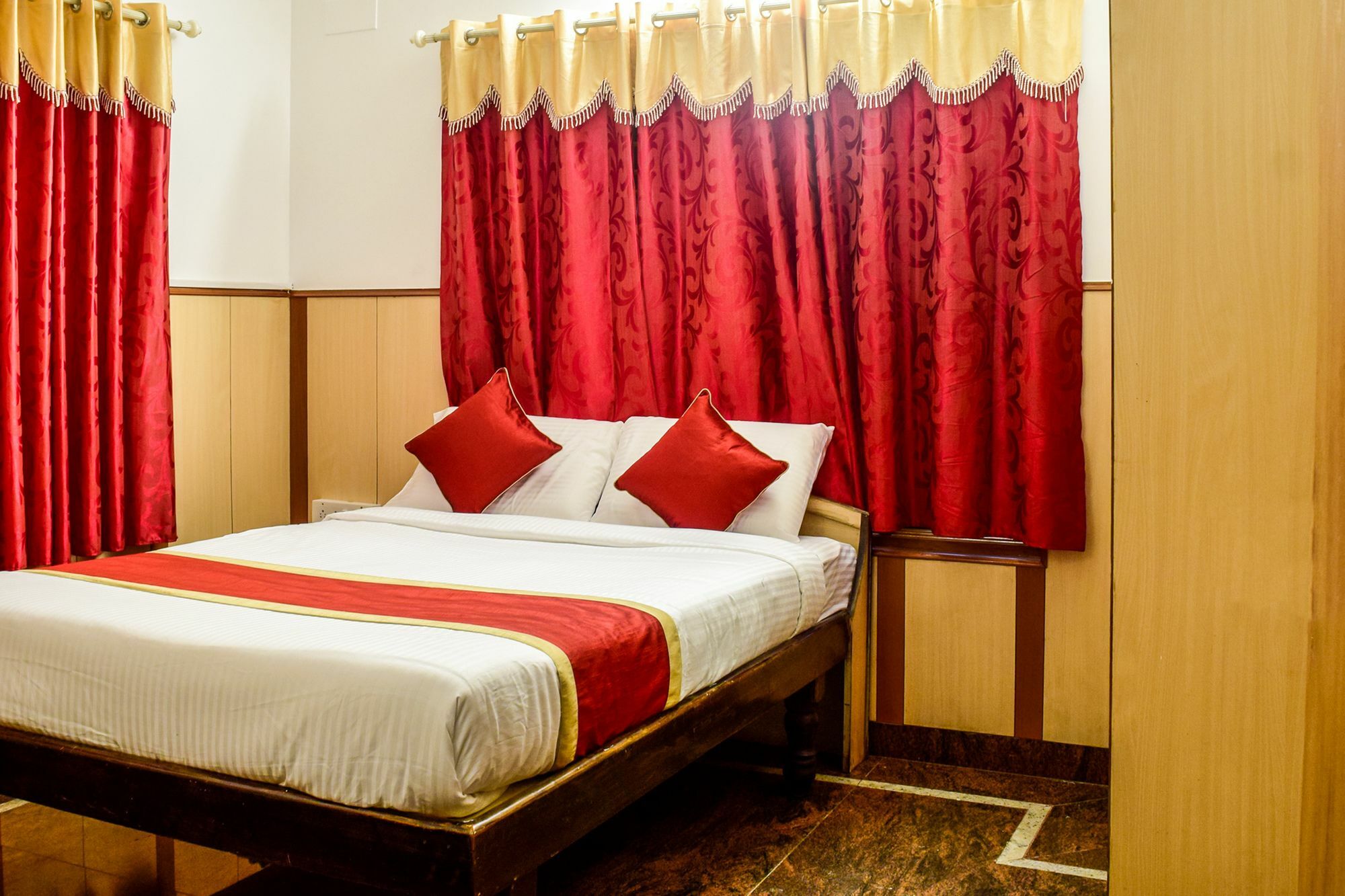 Fabhotel Shivaals Residency - Rajajinagar Bangalore Bagian luar foto