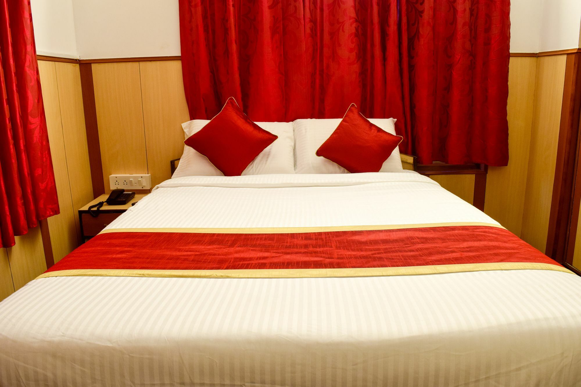 Fabhotel Shivaals Residency - Rajajinagar Bangalore Bagian luar foto
